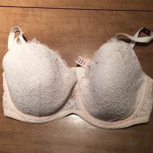 White Lace Bra NWT Victoria’s Secret 👰🏻